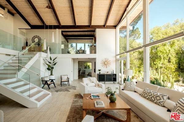 Calabasas, CA 91302,26094 Mulholland HWY