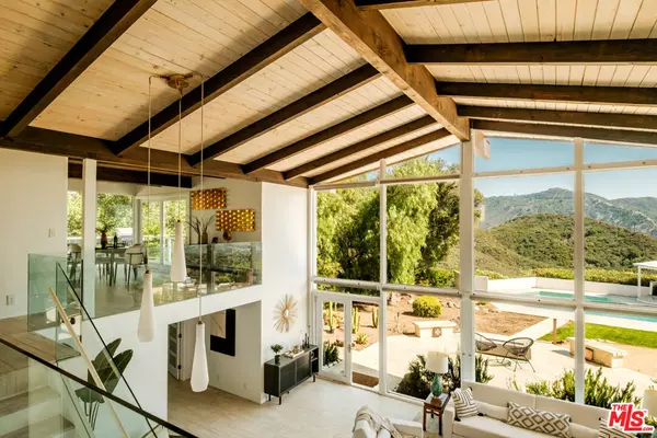 Calabasas, CA 91302,26094 Mulholland HWY