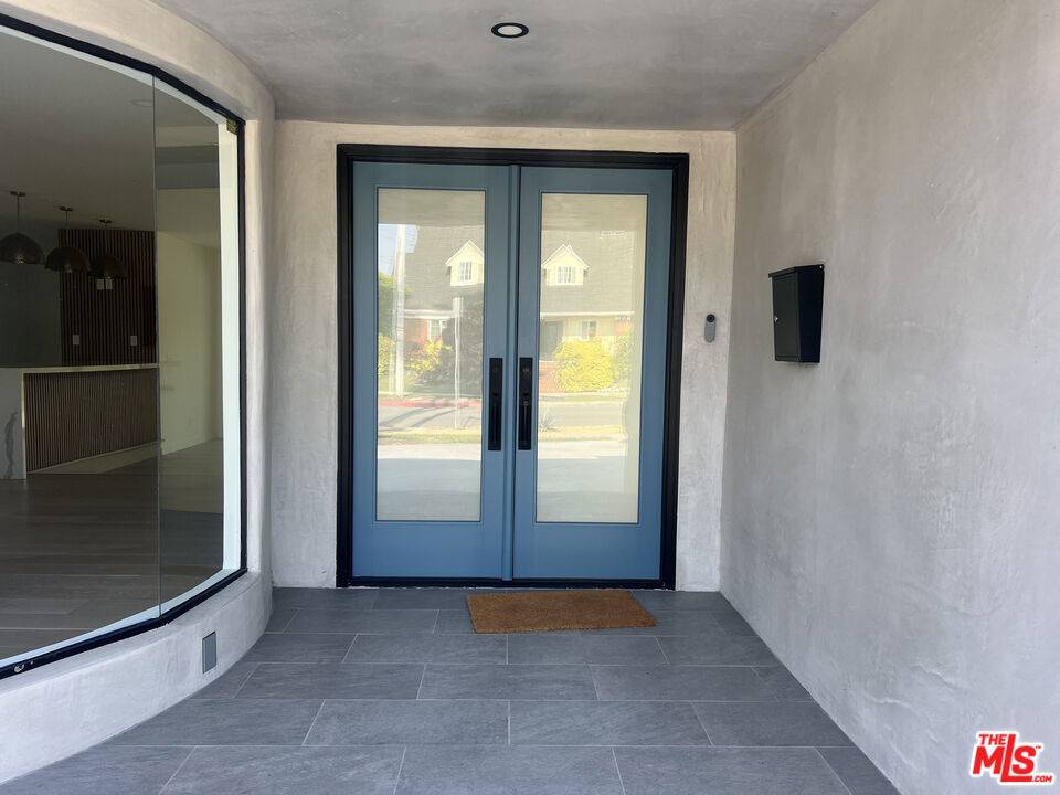 6745 Bedford AVE, Los Angeles, CA 90056