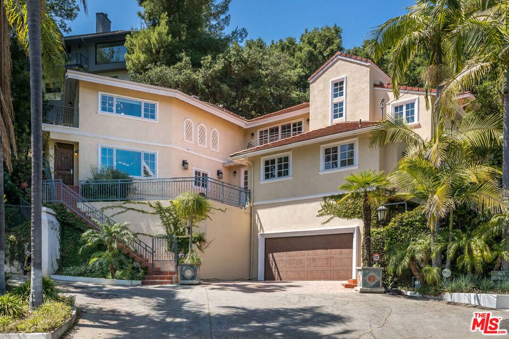 Los Angeles, CA 90049,941 N Norman PL