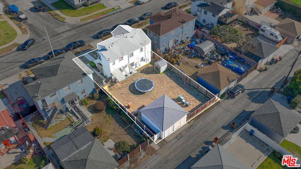 Los Angeles, CA 90047,10223 Haas AVE