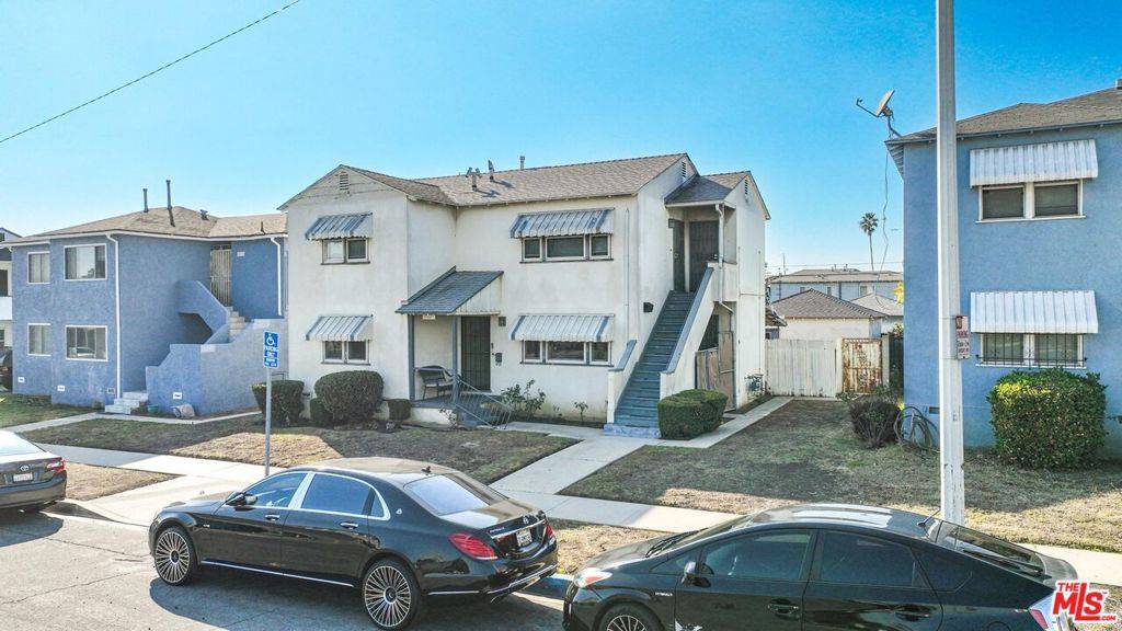Los Angeles, CA 90047,10223 Haas AVE