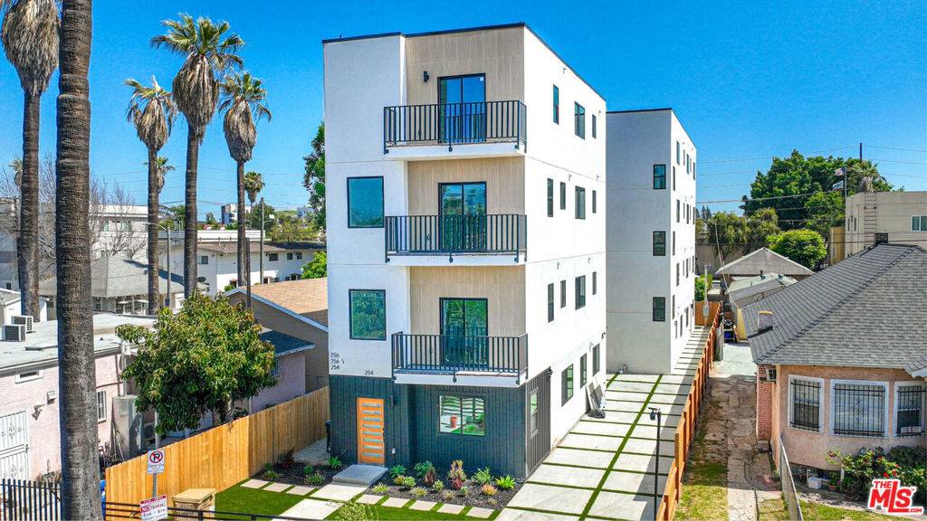 1254 W 36th ST, Los Angeles, CA 90007