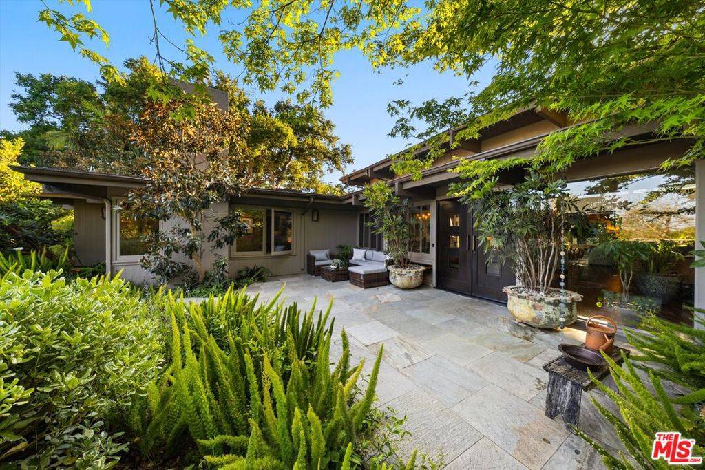 Santa Barbara, CA 93108,655 Oak Springs LN