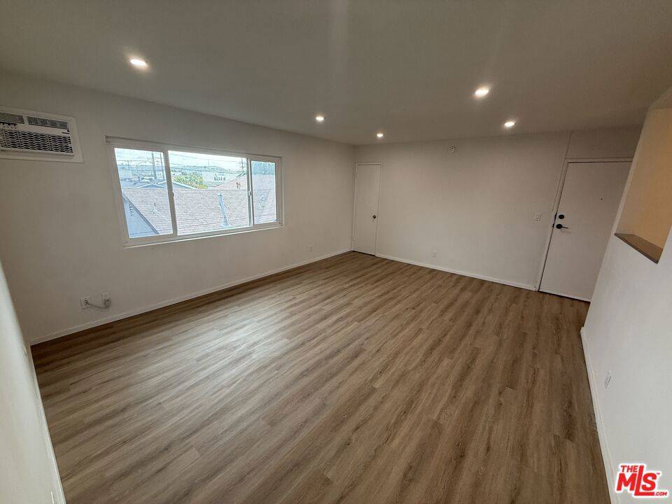 Los Angeles, CA 90016,2530 Carmona AVE