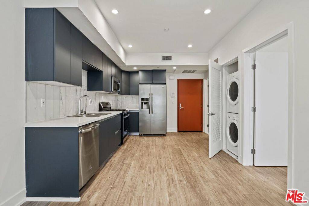 Los Angeles, CA 90025,1831 Sawtelle BLVD #106