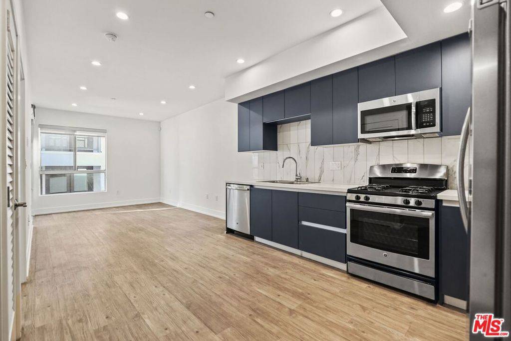 Los Angeles, CA 90025,1831 Sawtelle BLVD #106