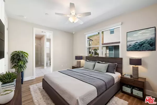 Calabasas, CA 91302,4416 Paxton Place