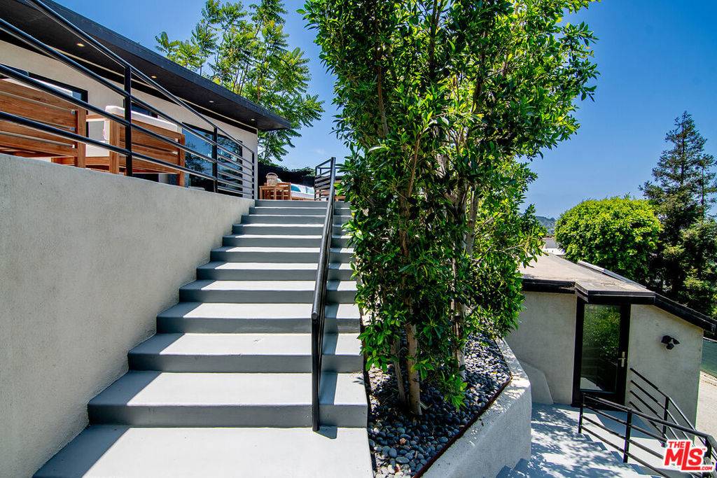 Studio City, CA 91604,3838 Buena Park DR