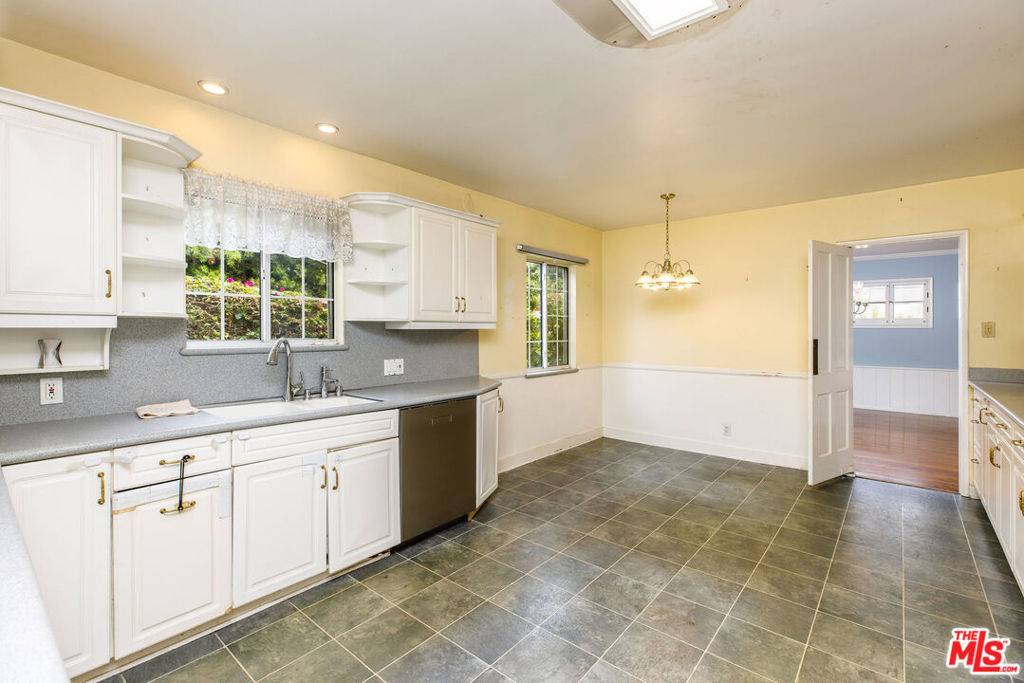 Los Angeles, CA 90064,3209 Patricia AVE