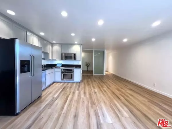 Los Angeles, CA 90049,11645 Montana AVE #222