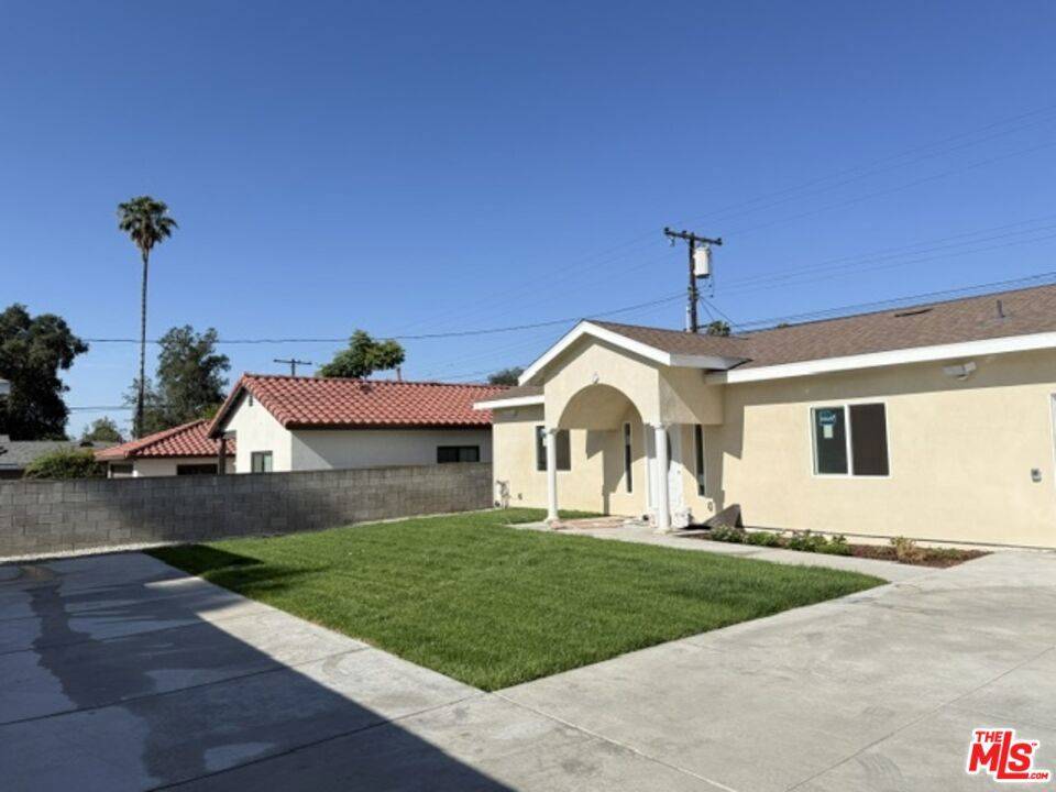 1221 N Azusa AVE, Azusa, CA 91702