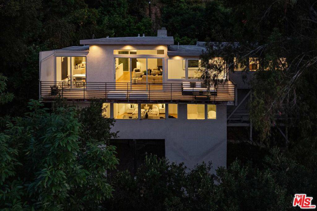 3564 Multiview DR, Los Angeles, CA 90068