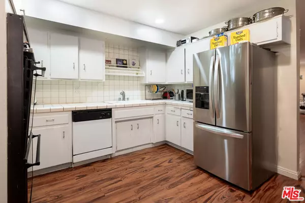 Encino, CA 91436,4610 Densmore AVE #10