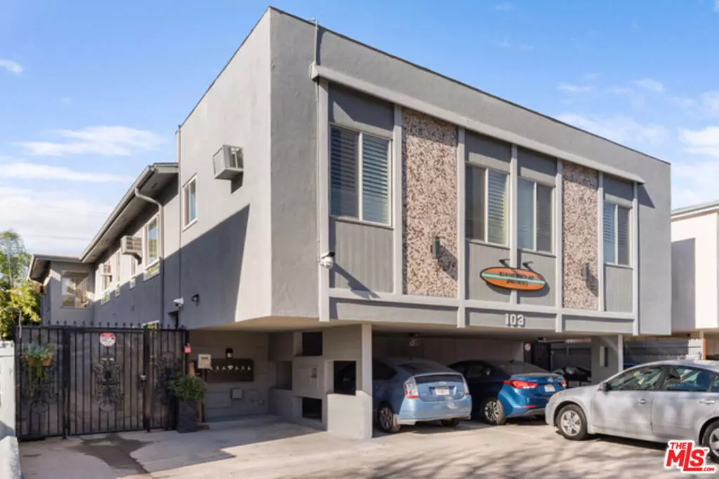 Los Angeles, CA 90048,103 N Hayworth AVE