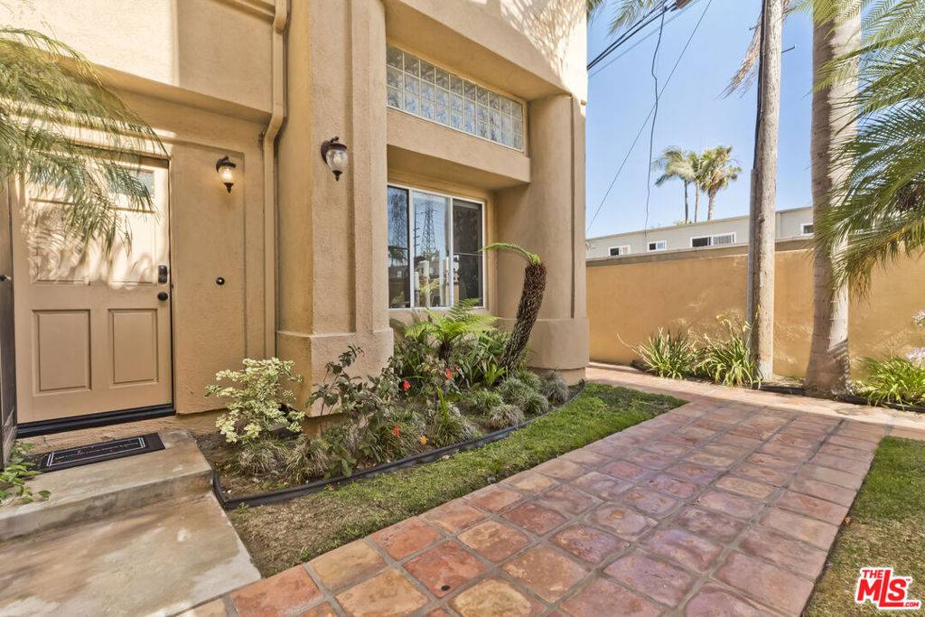 El Segundo, CA 90245,1630 E Palm AVE #5