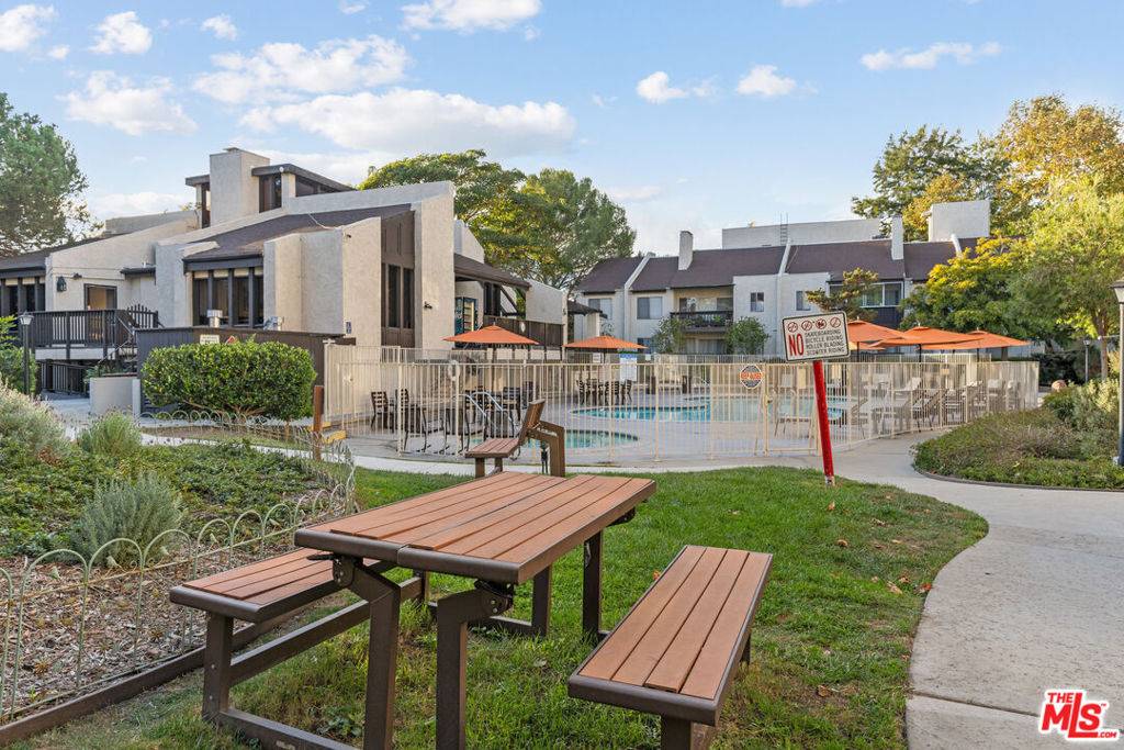 Culver City, CA 90230,9206 Summertime LN