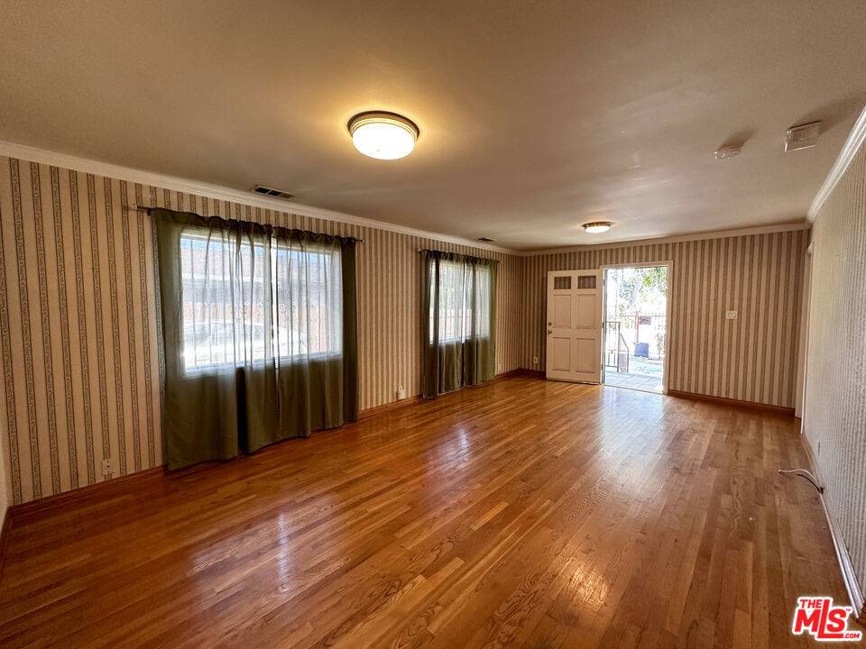 4337 Prospect AVE, Los Angeles, CA 90027
