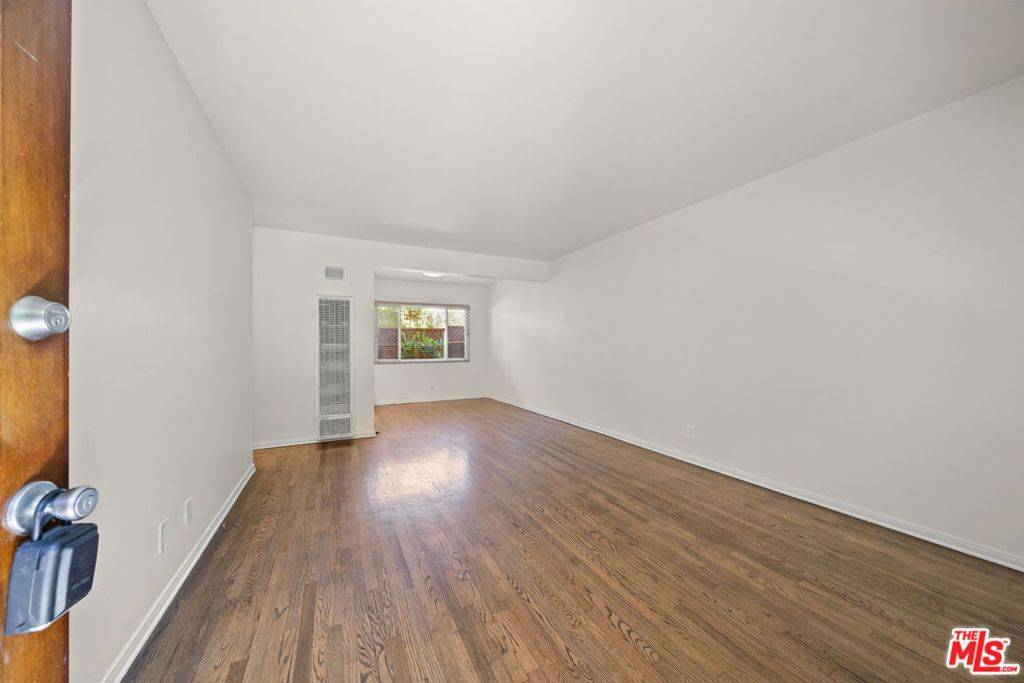 Santa Monica, CA 90404,1517 Harvard ST #3