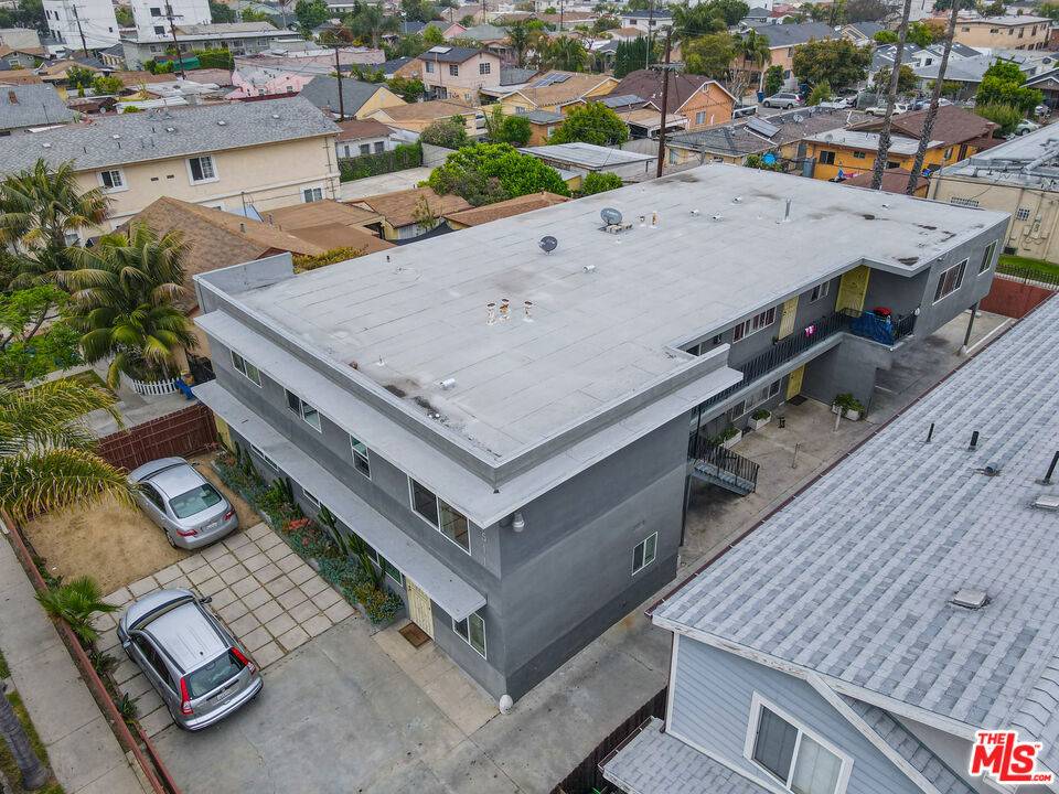 Los Angeles, CA 90016,5511 Smiley DR