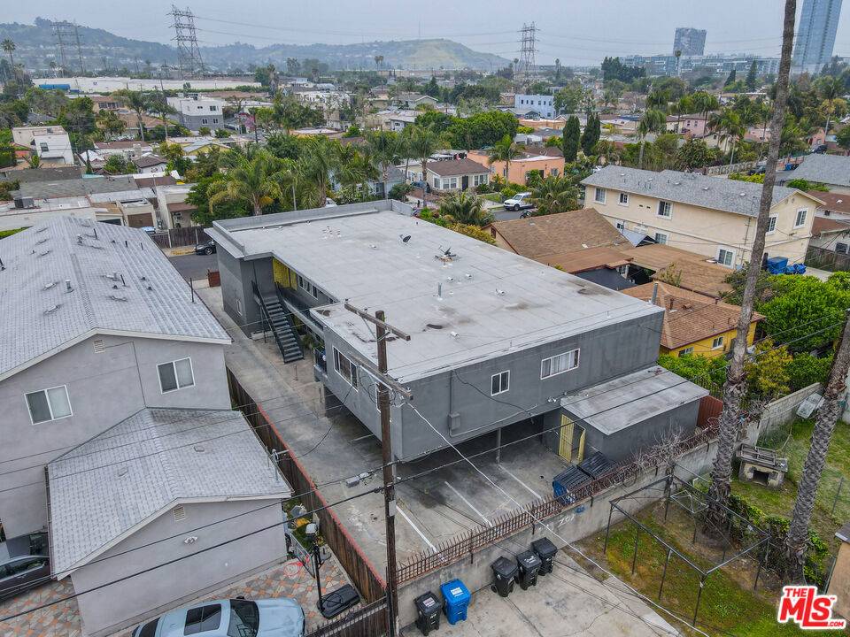 Los Angeles, CA 90016,5511 Smiley DR