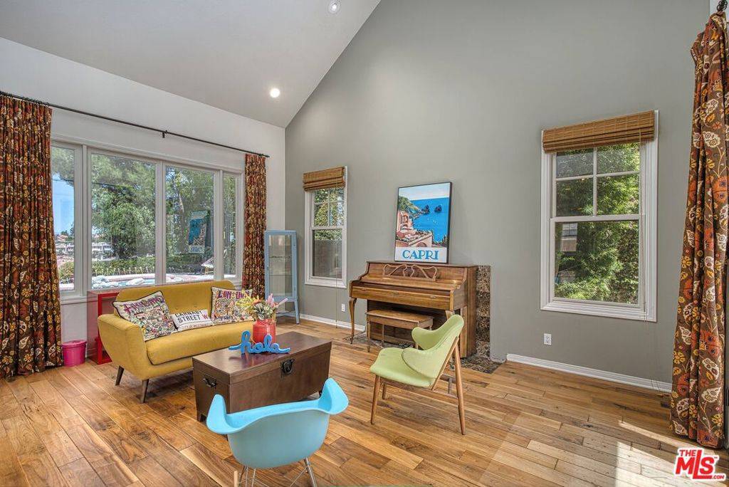 Calabasas, CA 91302,3458 Malaga CT