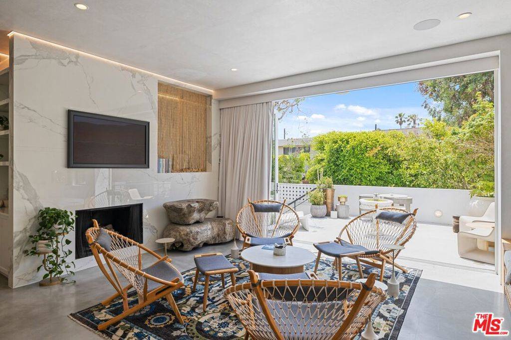 Marina Del Rey, CA 90292,15 Reef ST