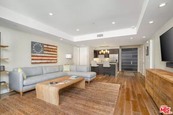 Los Angeles, CA 90049,441 S Barrington AVE #303