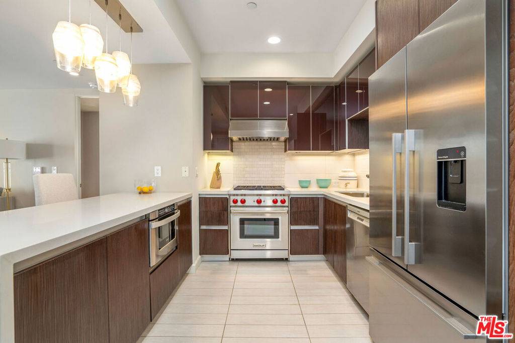 Los Angeles, CA 90049,441 S Barrington AVE #303
