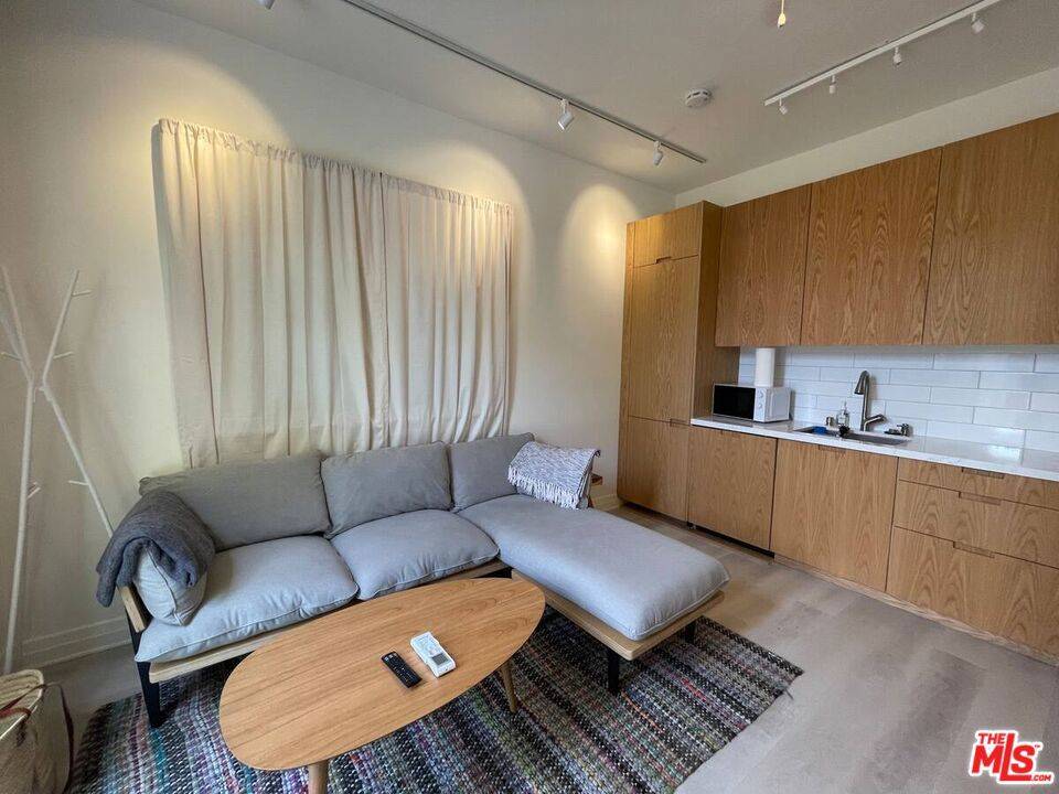 Venice, CA 90291,708 6th Ave