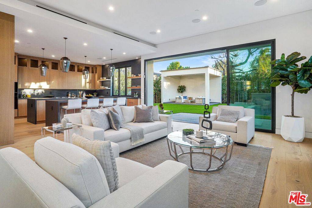 14822 HESBY ST, Sherman Oaks, CA 91403