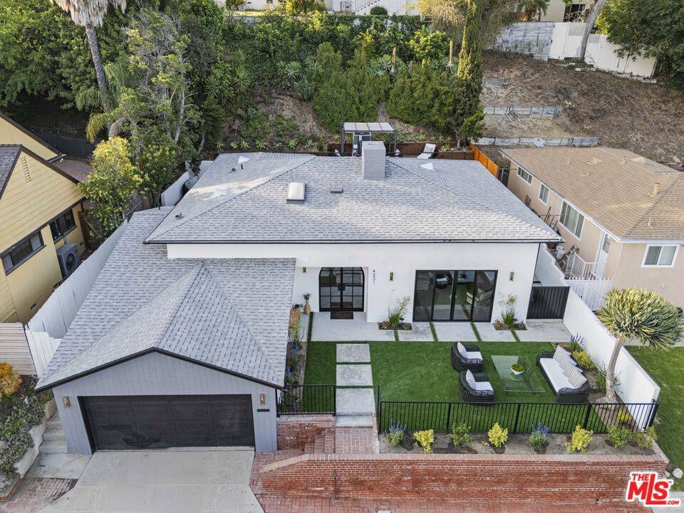 Los Angeles, CA 90008,4231 Don Luis DR