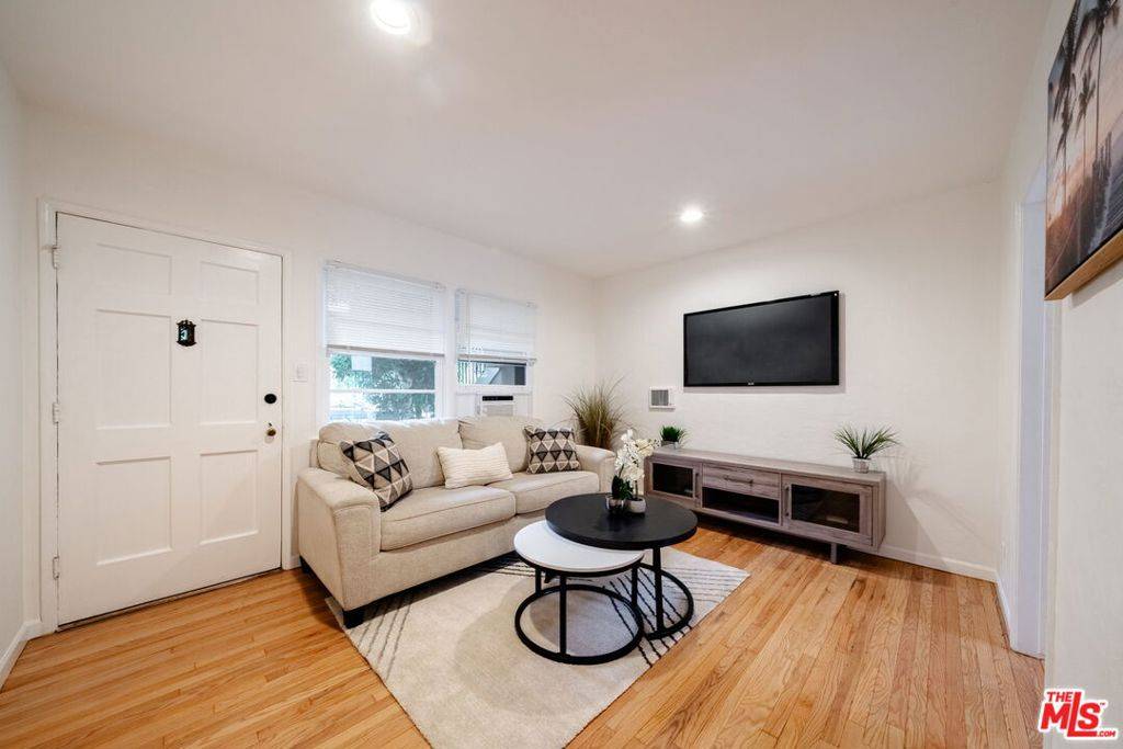 823 Highland AVE #16, Glendale, CA 91202