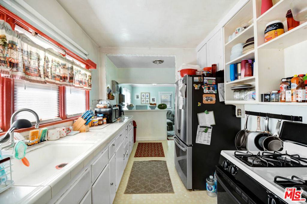 Ontario, CA 91762,132 W Bonnie Brae CT