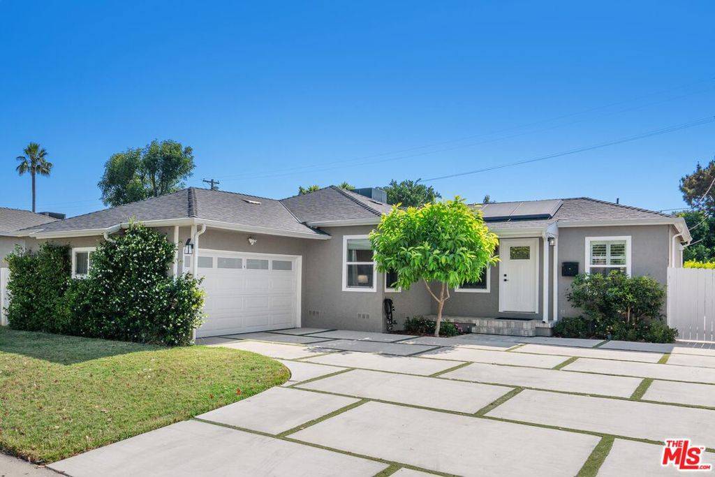 6649 Yarmouth AVE, Reseda, CA 91335