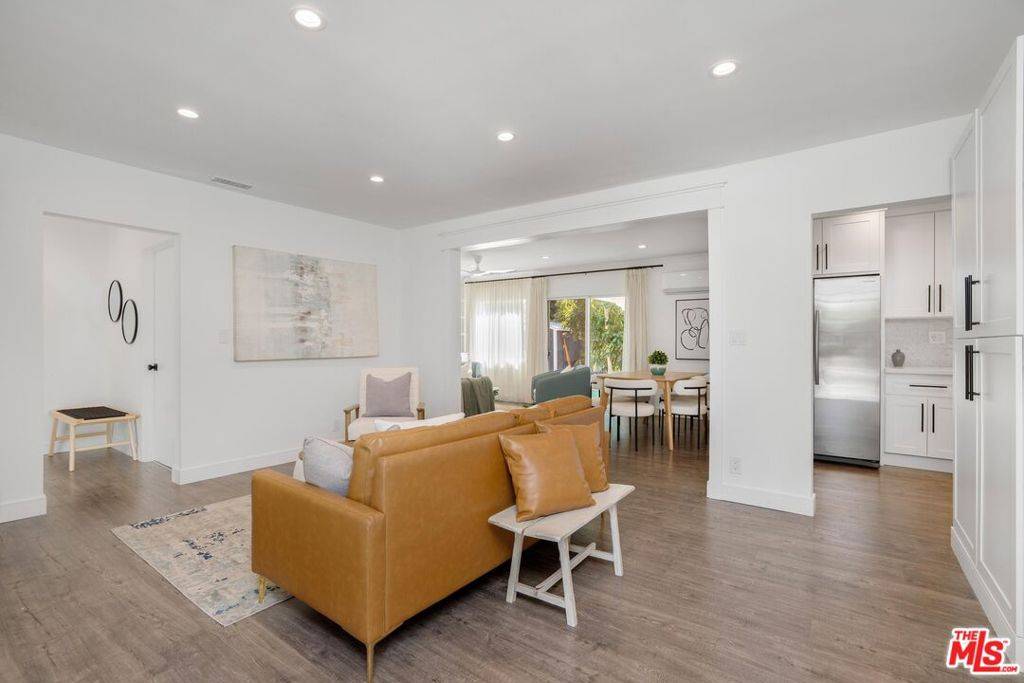 Reseda, CA 91335,6649 Yarmouth AVE