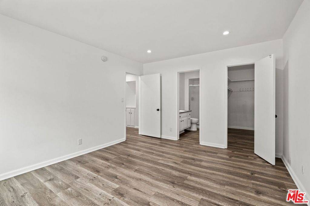 Los Angeles, CA 90049,11930 Mayfield AVE #9