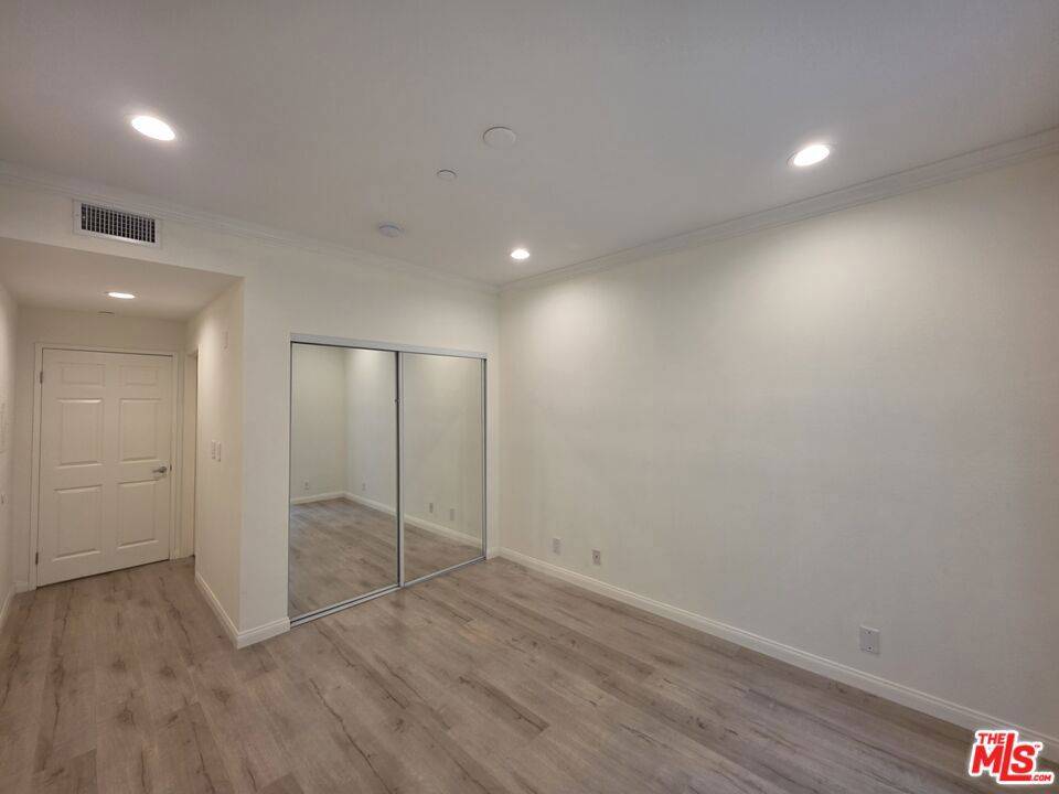 Los Angeles, CA 90049,12000 Goshen AVE #104