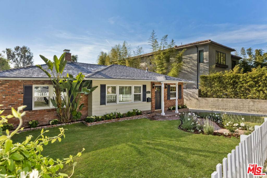 4219 Saugus AVE, Sherman Oaks, CA 91403