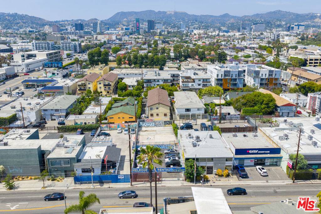 Los Angeles, CA 90038,5725 Melrose AVE
