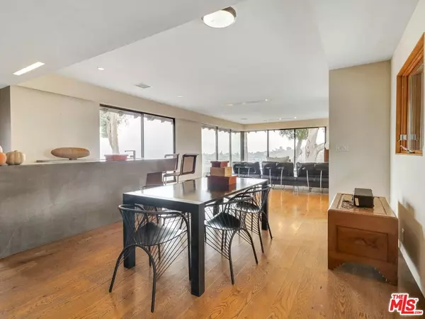 Pacific Palisades, CA 90272,16959 Dulce Ynez LN