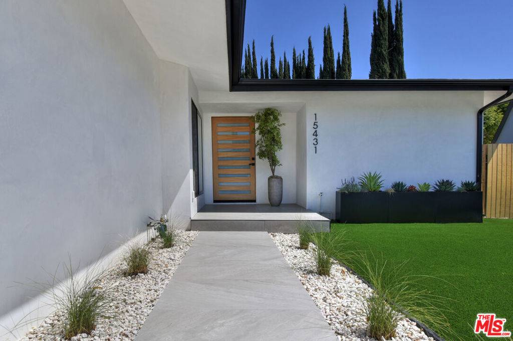 Encino, CA 91436,15431 Milbank ST