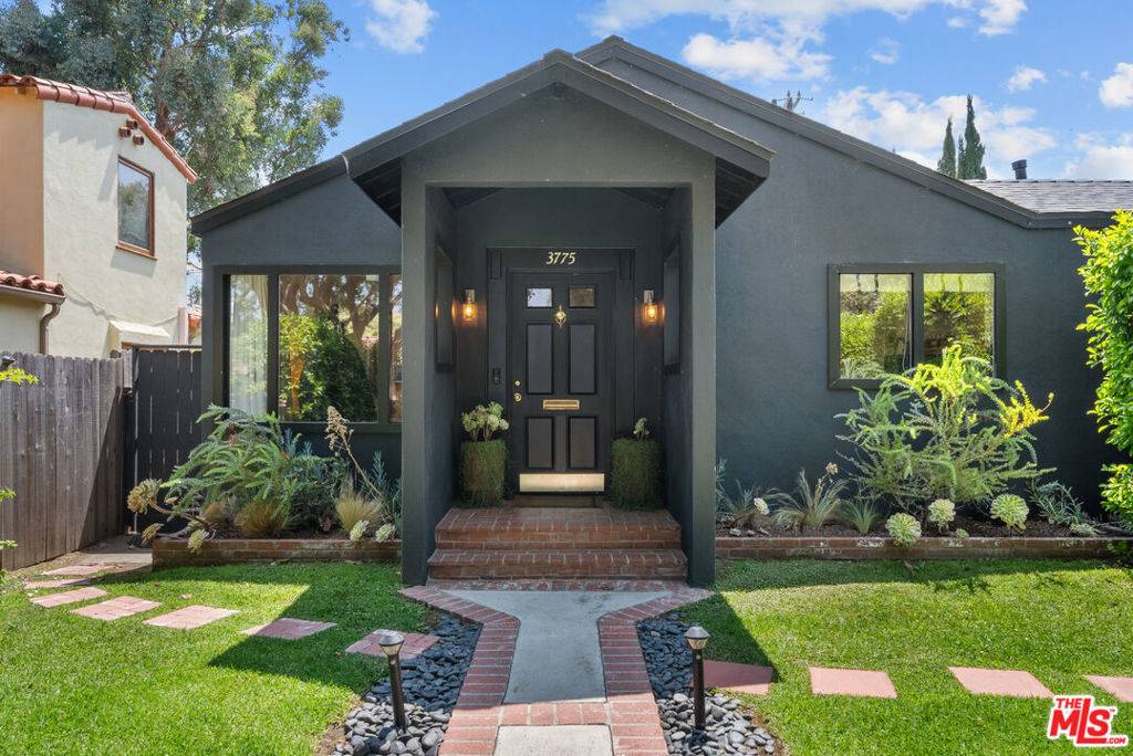 3775 Ashwood AVE, Los Angeles, CA 90066