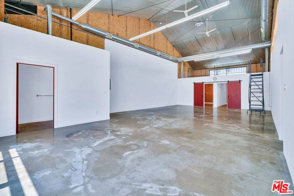 Los Angeles, CA 90039,1875 Blake AVE