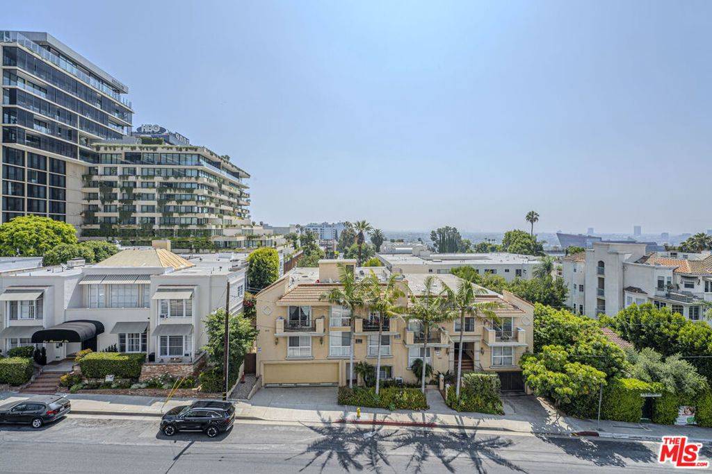 West Hollywood, CA 90069,999 N Doheny DR #408