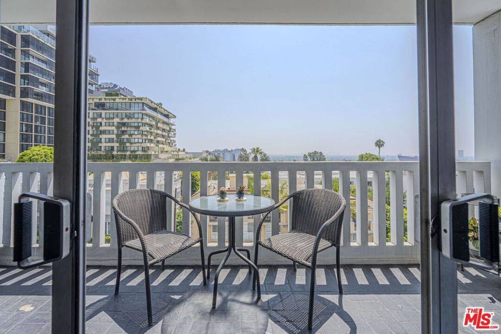 999 N Doheny DR #408, West Hollywood, CA 90069