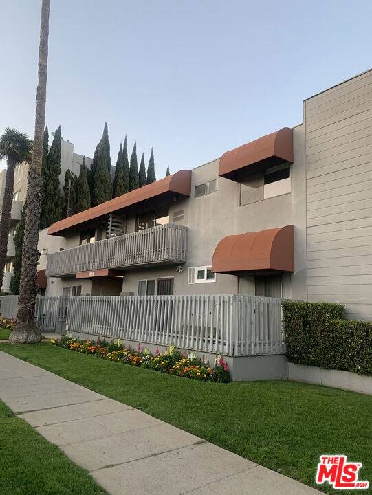 1620 Brockton AVE #15, Los Angeles, CA 90025