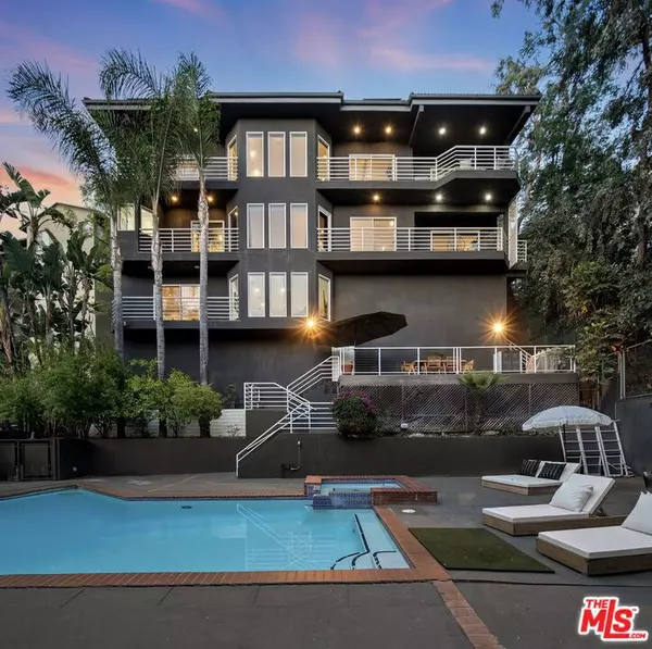 3275 N Knoll DR, Los Angeles, CA 90068