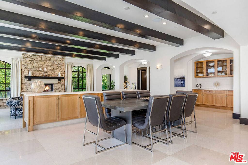 Beverly Hills, CA 90210,2175 Summitridge DR