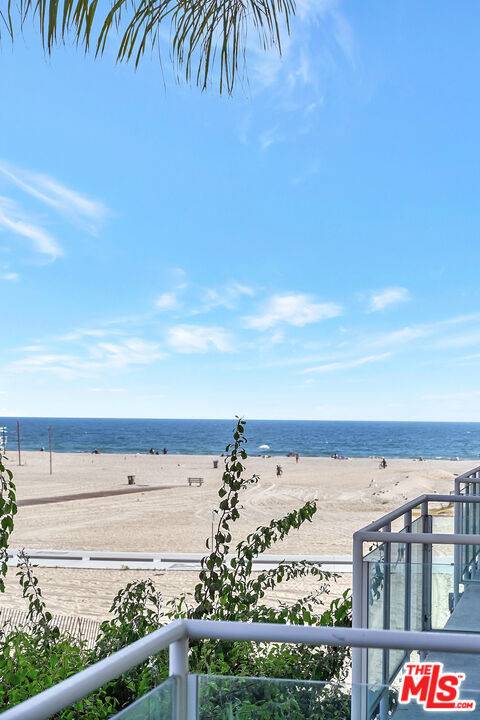 Santa Monica, CA 90402,723 Palisades Beach RD #102